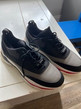 Karl Lagerfeld Men's size 13 Black, Gray & Red Low-Top Sneakers